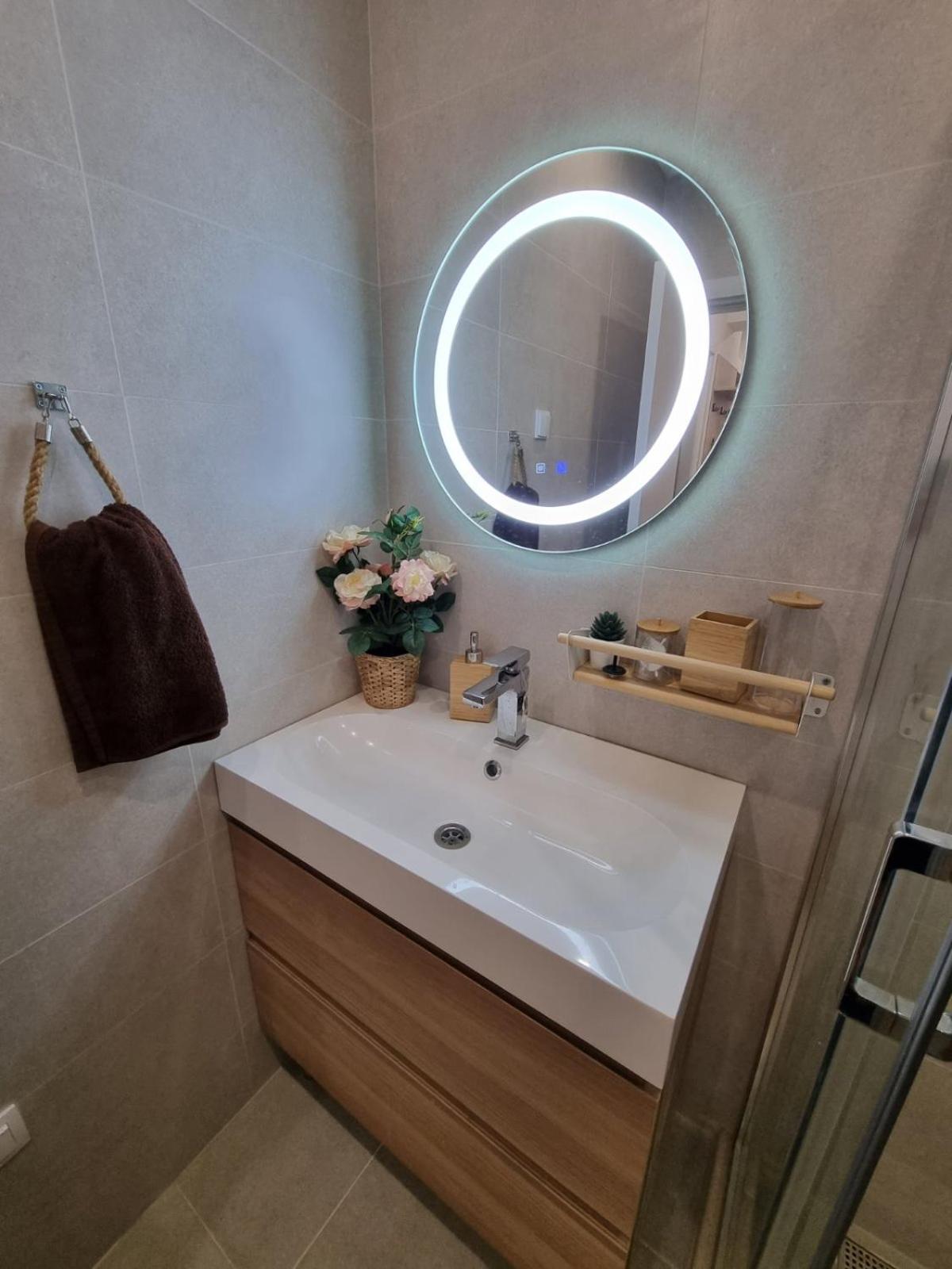 וארנה Apartment Polina - 2Bd Next To Sea Garden מראה חיצוני תמונה